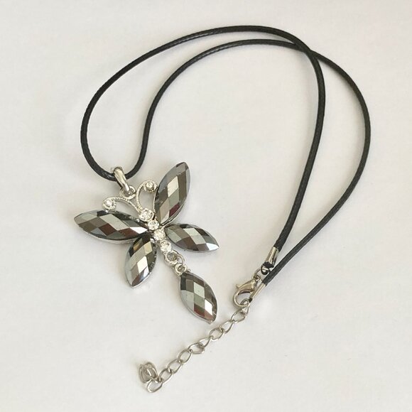 Vintage Black Acrylic Butterfly Necklace Pendant Silver Plated Jeweled Cut 18" - Picture 4 of 7